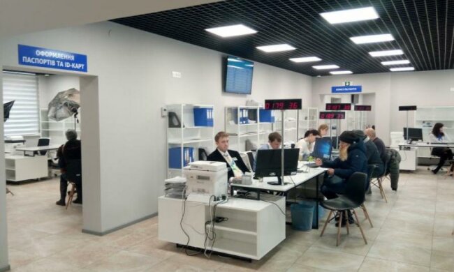 Заміна паспорта на ID: українців налякав фейк в соцмережах