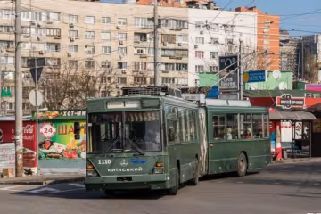Не развернуться: капитальный ремонт парализует столичную площадь