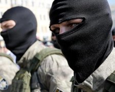 У податківця Януковича знайшли паспорт РФ