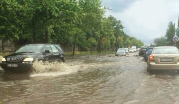Киевские улицы превратились в реки