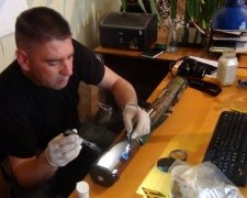 Рецидивист перевозил оружие в детской коляске