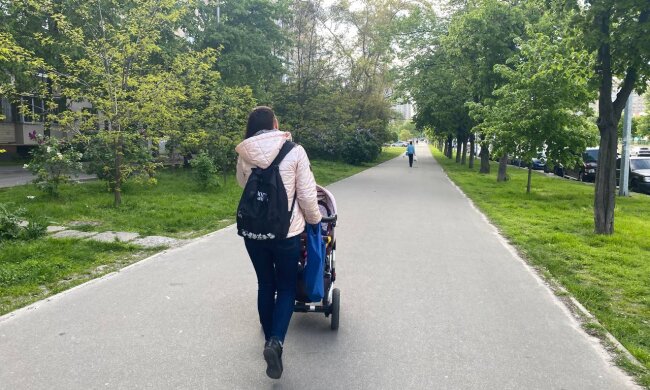 Мама з дитиною, фото: Знай.ua