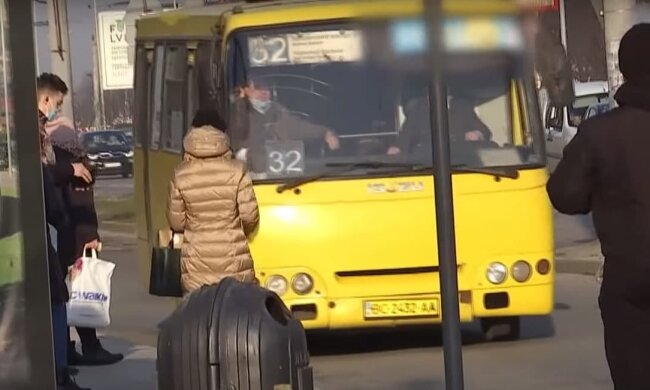 Люди на улицах, скриншот: Youtube