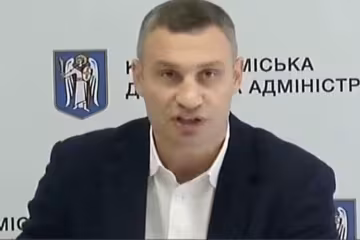 Кличко осыпает своих дружков золотым дождем, пока киевляне давятся водой и хлебом на карантине