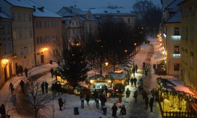 Занадто розумним українцям заборонять їздити в Європу