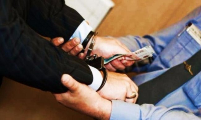 У Полтаві затримали слідчого за хабар у 7 тисяч гривень