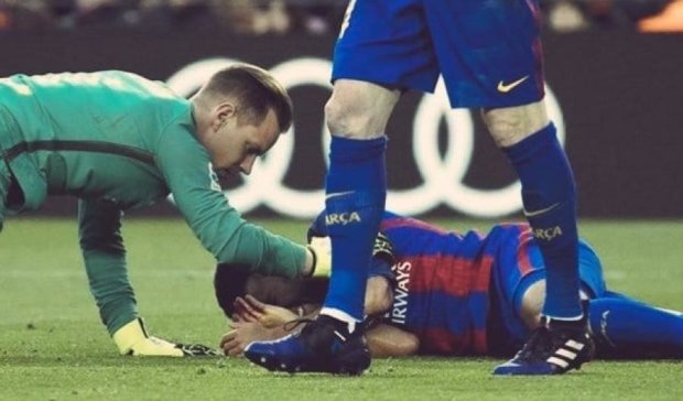 Игрок "Барселоны" получил страшное рассечение и перелом носа (фото)
