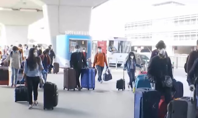 Аеропорт, скріншот з відео
