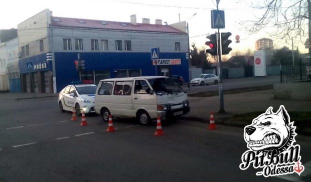Микроавтобус насмерть сбил пешехода в Одессе