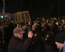 Копи відхрестилися від побиття в центрі Києва
