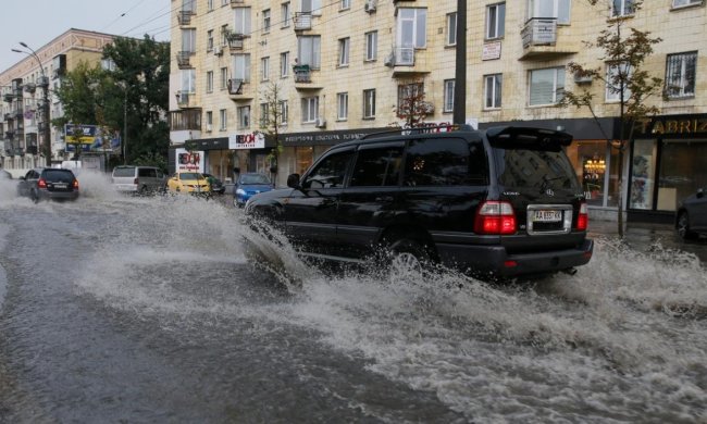 Київ поплив: у мережі показали, на що перетворилася столиця за лічені години