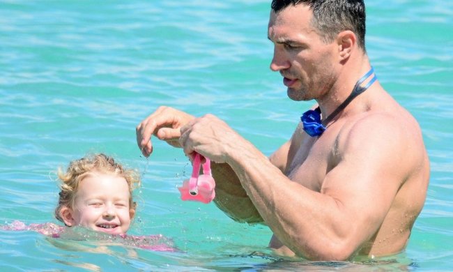 Кличко привез дочку в Украину