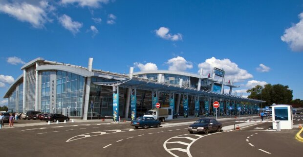 Аеропорт "Жуляни" в Києві запрацював на повну силу: сміливо замовляйте квитки