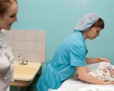 Свидетельство о рождении впервые стали выдавать в роддоме Одессы