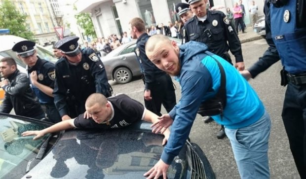 В центре Харькова подстрелили полицейского