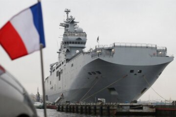 З "Містралів" почали знімати російське обладнання