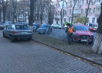 Комунальники осоромилися за кілька днів до зими, фото: нецікавий Київ