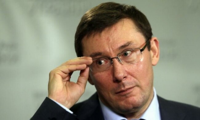 Луценко розпочав кадрові чистки в Генпрокуратурі
