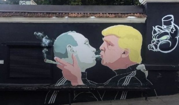 "Циганская тяга": скандальное графити про Трампа и Путина обзавелось подробностями