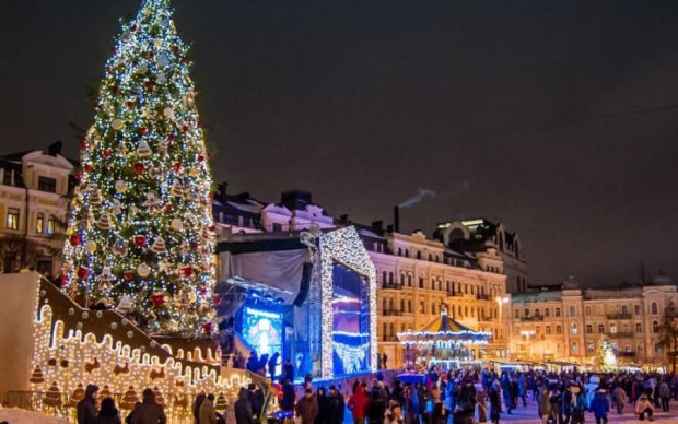 Ялинки в містах України: неймовірні фото новорічних красунь
