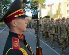 Львовская военная академия провела парад ко Дню знаний (фото)