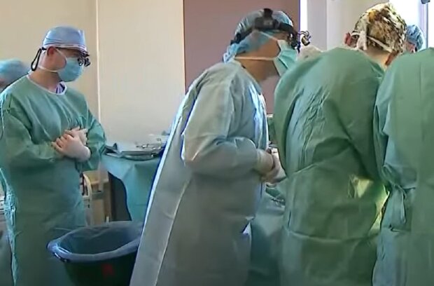 Операция, кадр из видео, изображение иллюстративное: YouTube