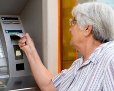 На карту придет 1500 гривен: государство запускает новую денежную помощь – кому раздадут