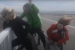 сильный ветер, скриншот из видео