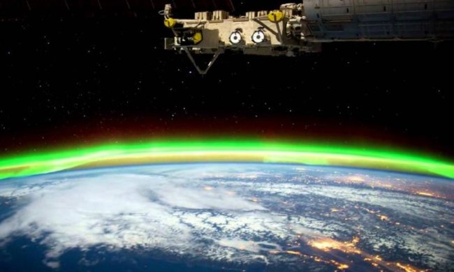 Астронавт снял завораживающее северное сияние