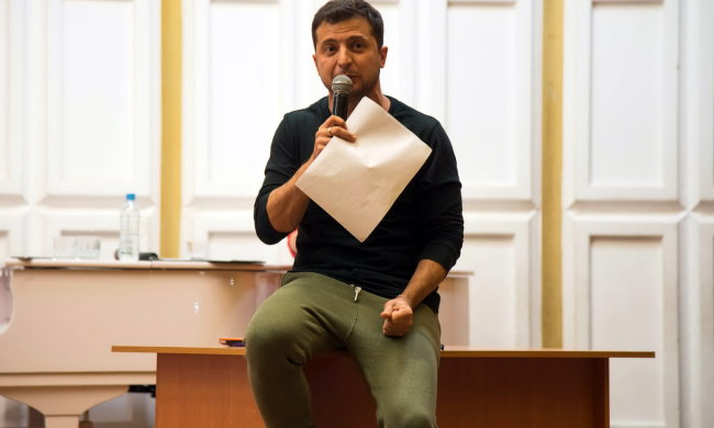 Зеленский посадит чиновников в "аквариум"