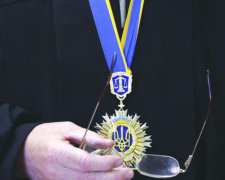Очередная зрада? Украинские суды признали "ЛДНР"

