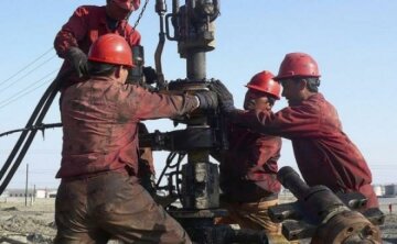 Ціни на нафту поповзли вгору на тлі заморожування видобутку
