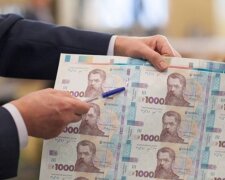 Банкнота у 1000 гривень вже у банках: у НБУ відповіли на запитання українців про нову купюру