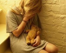 Батьки-збоченці, які роками знущалися над дочкою, отримали по заслугах