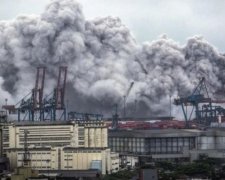 Взрывы и токсичное облако над бразильским городом (видео)