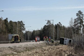 Шкільний автобус розбився у ДТП, останні хвилини потрапили на відео: не доїхали до екскурсії