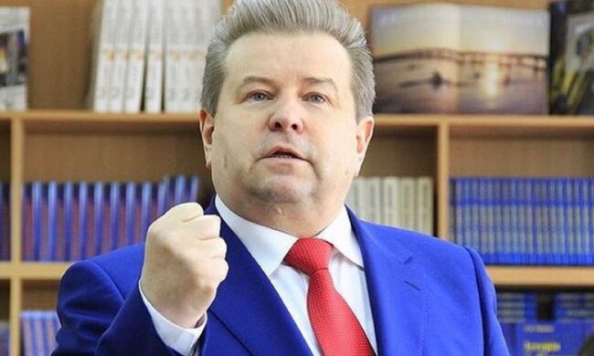 Михаил Поплавский променял студенток на сарай с коровами: "тусил" все выходные