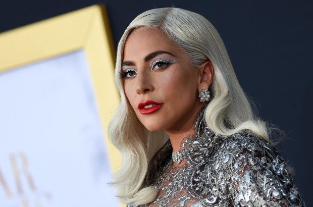 Леди Гага в неожиданном образе затмила всех на модной тусовке