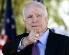 Маккейн жестко "отходил" коллегу за ответ по Украине