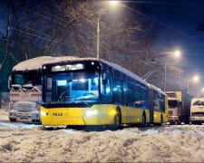 У Києві через пожежу змінився розклад громадського транспорту