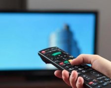 "Эра" Деркача стартовала с первым в Украине шоу в формате инфотейнмента на канале UA:Первый