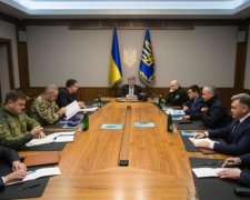 Готовы ко всему: Порошенко срочно созвал Военный кабинет