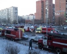 Просто плитка "устала": МЧС опровергло взрыв дома в Питере
