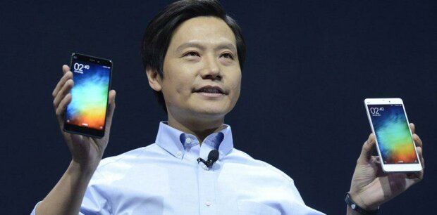 Глава Xiaomi рассказал, почему пользуется старым смартфоном