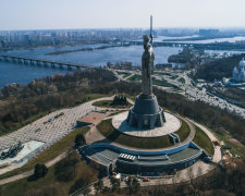 Аномалия в центре Киева повергла жителей в ужас