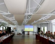 Керівники АТО розказали делегації ООН про російських солдат на сході (фото)