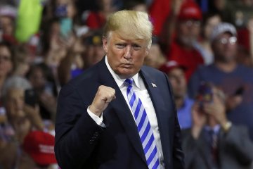 Трамп змусив главу Apple змінити прізвище