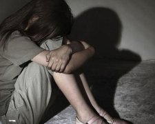 Суд вирішив, що 12-річна жертва збоченця сама винна