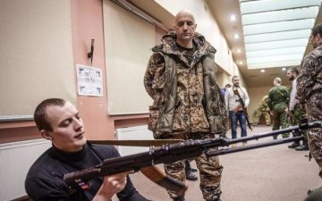 Запахло смаженим: Прилєпіна послали до Гіві та Мотороли