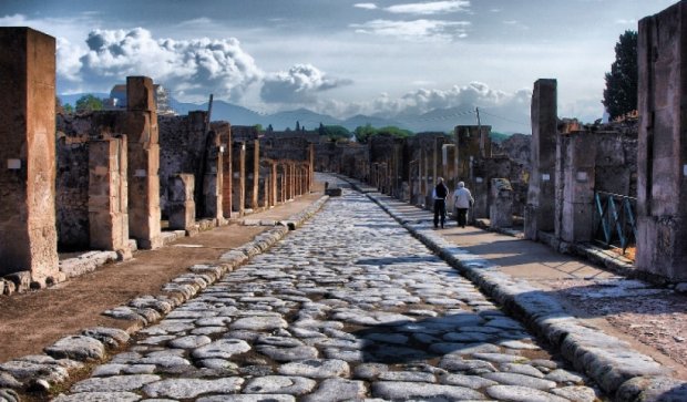 Скандал в Італії: туристів не пустили в Помпеї